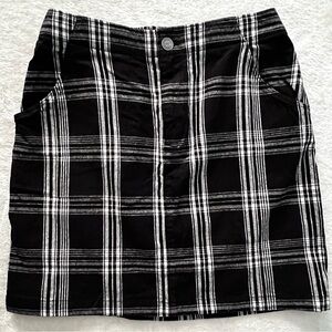 Hollister Ultra High-Rise Plaid Black, White and Gray Mini Skirt, Size XS